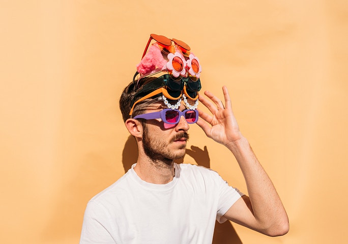 Man sunglasses 0% p.a. on purchases for 6 months